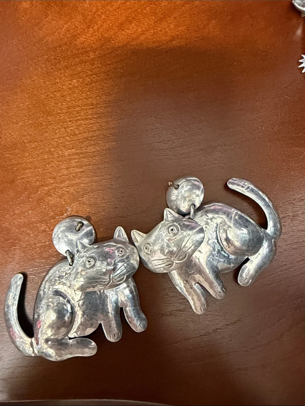Ultra Lite Silver Cat Dangle Earrings 1990’s